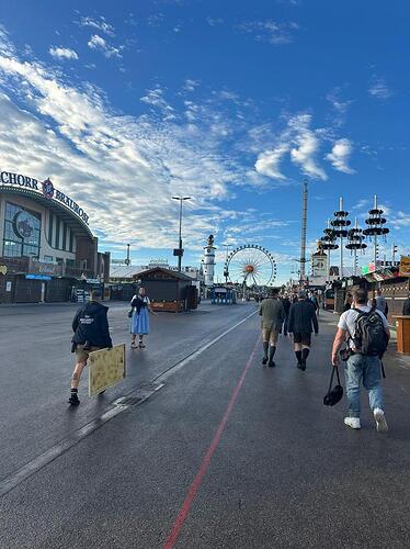 Oktoberfest opening day 2025