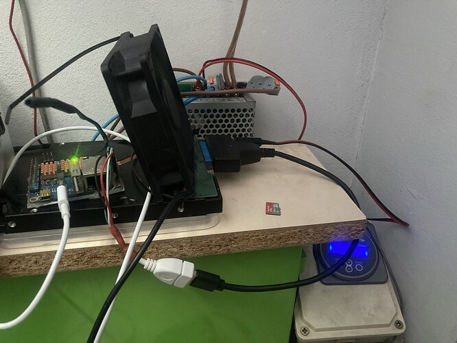 photo_5994636995382596568_y